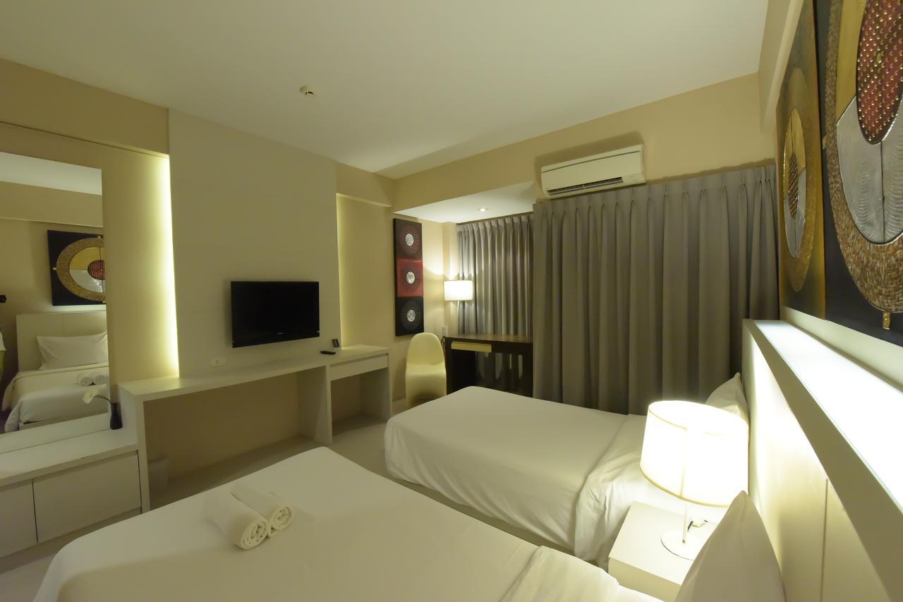 Trendy Hotel Накхон Патом Екстериор снимка